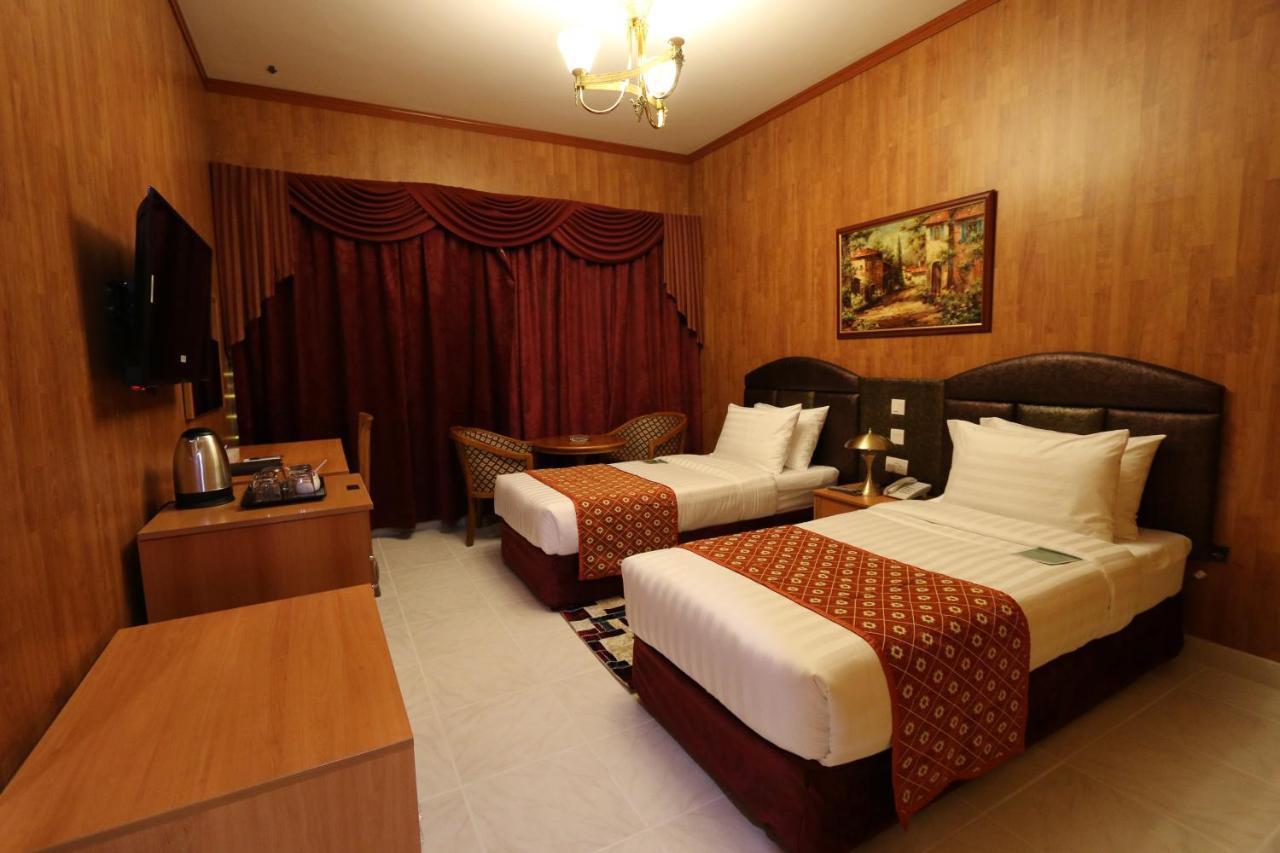 New California Hotel Dubai Exterior photo