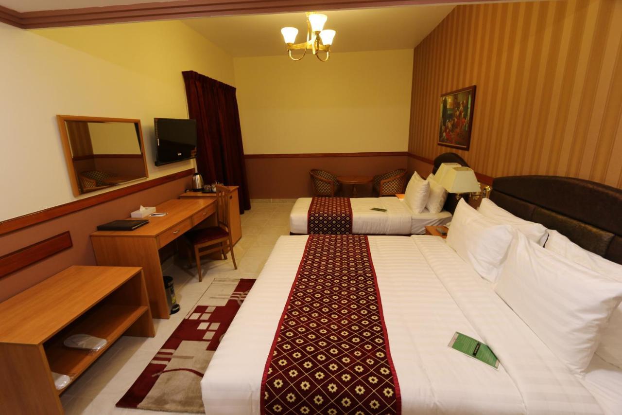 New California Hotel Dubai Exterior photo