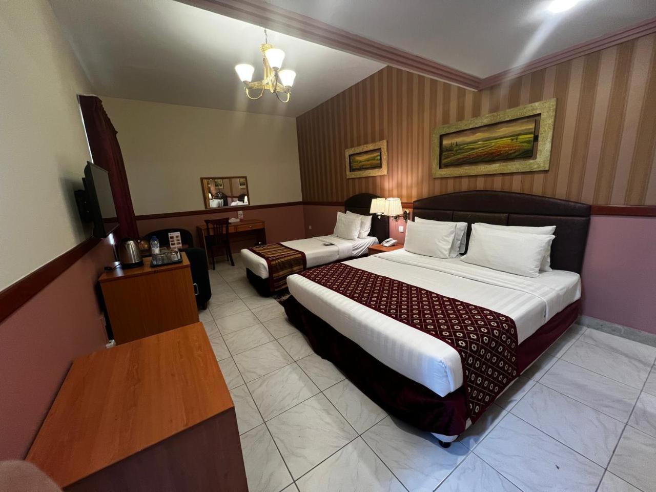 New California Hotel Dubai Exterior photo